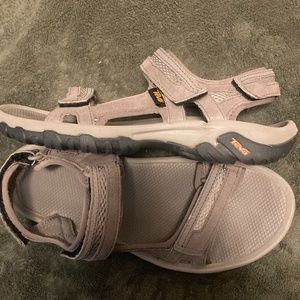 Teva, size 10,tan sandals